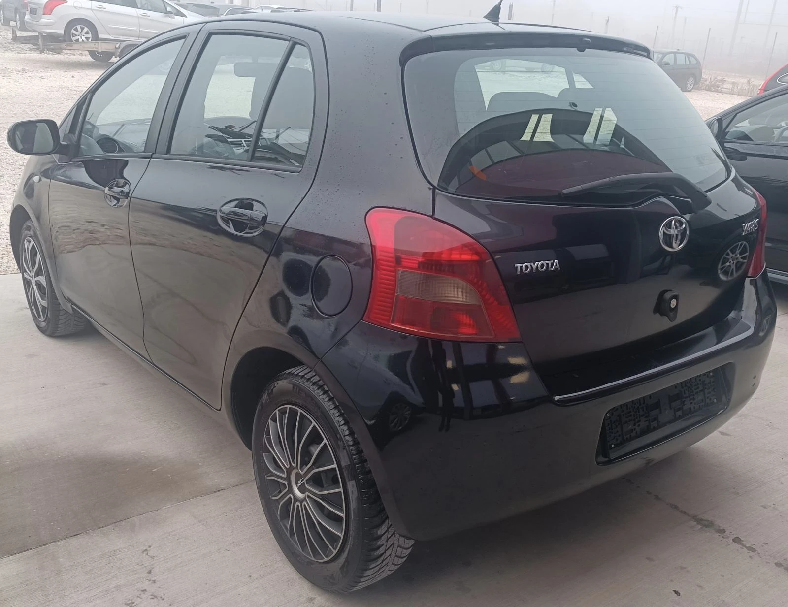 Toyota Yaris 1.0i facelift - изображение 6