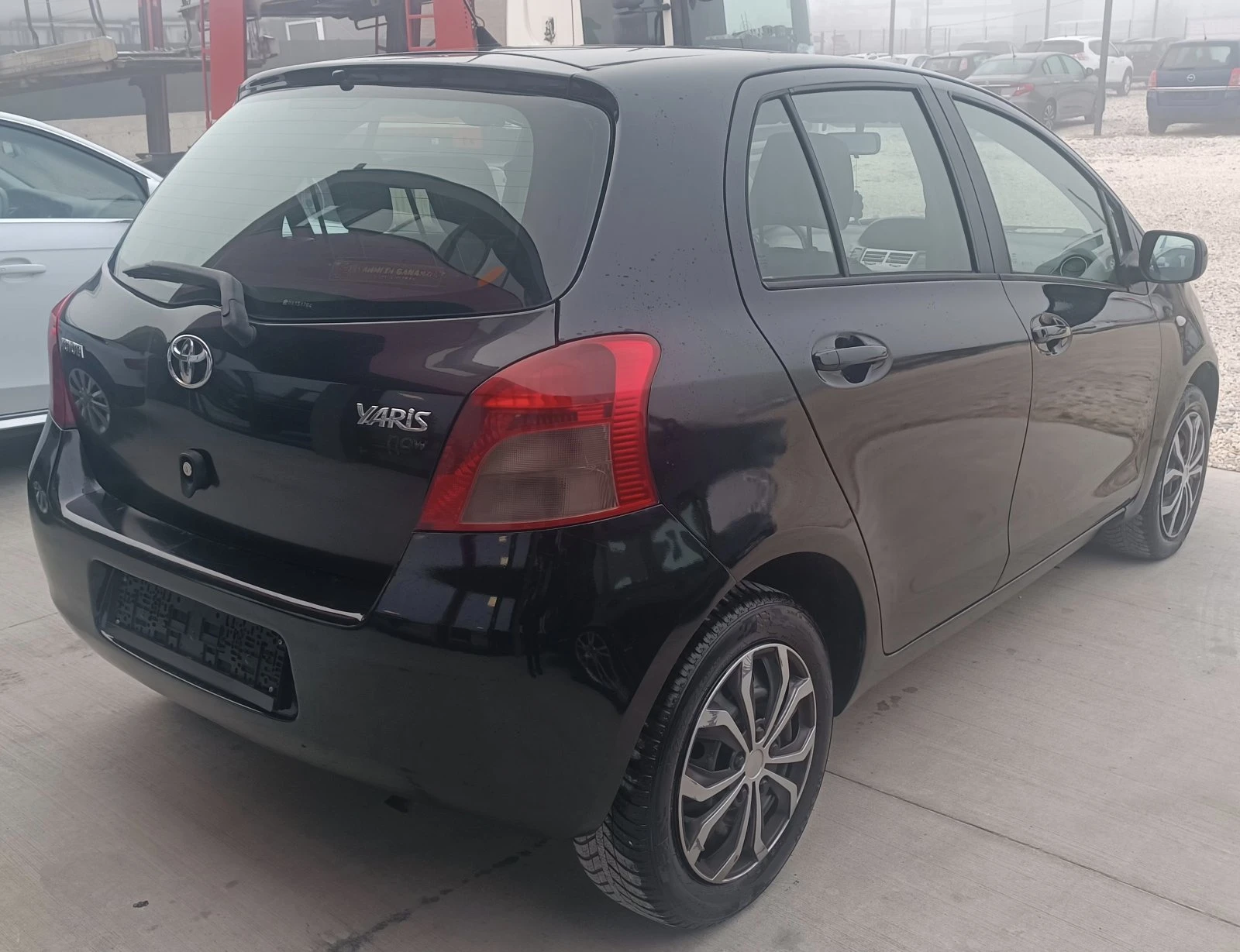 Toyota Yaris 1.0i facelift - изображение 4