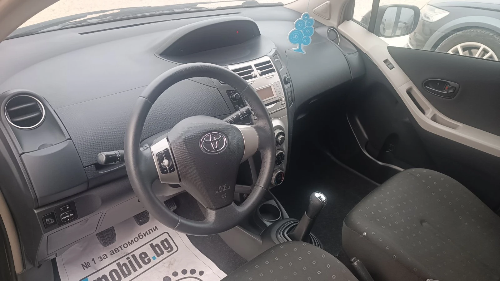 Toyota Yaris 1.0i facelift - изображение 7