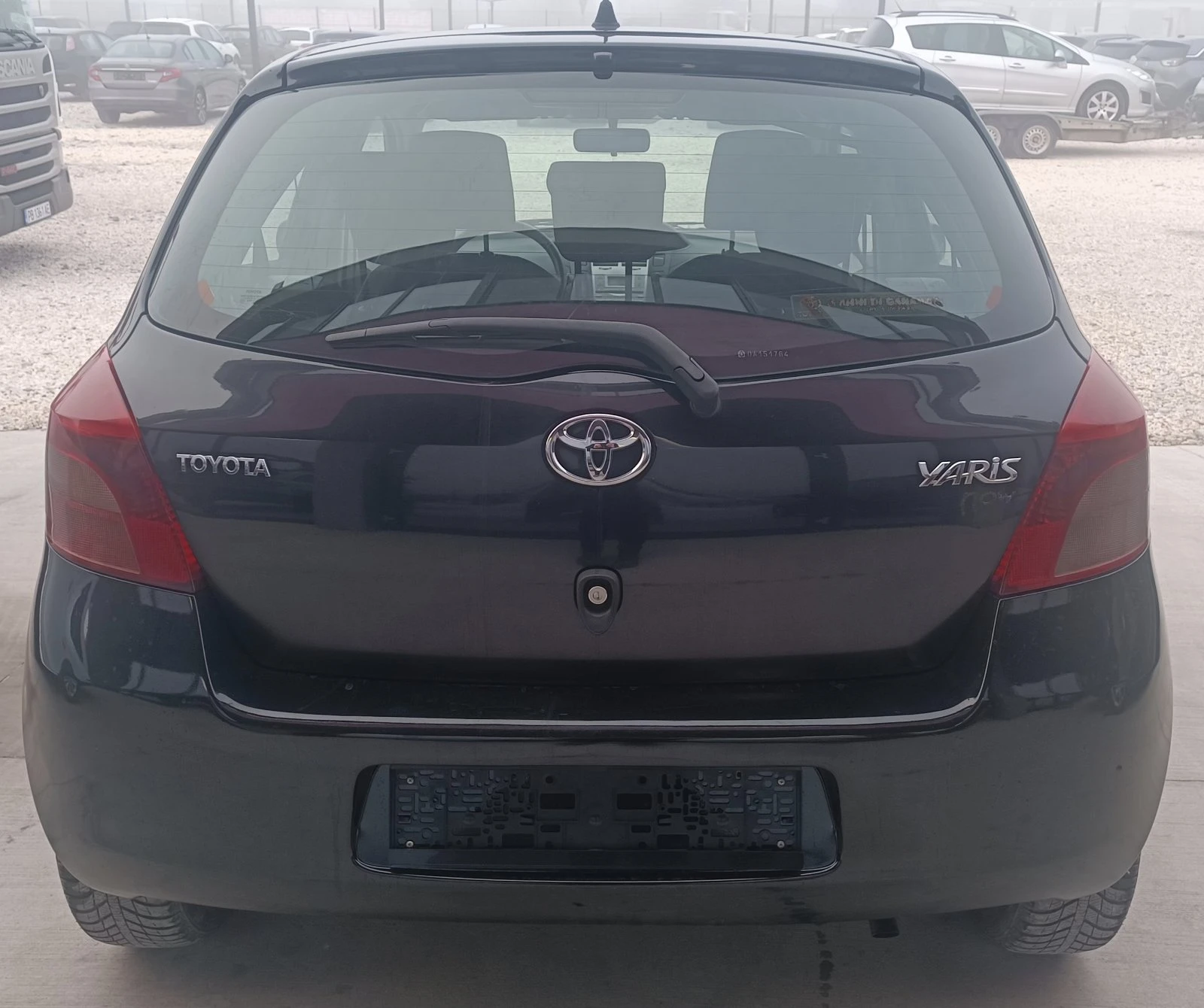 Toyota Yaris 1.0i facelift - изображение 5