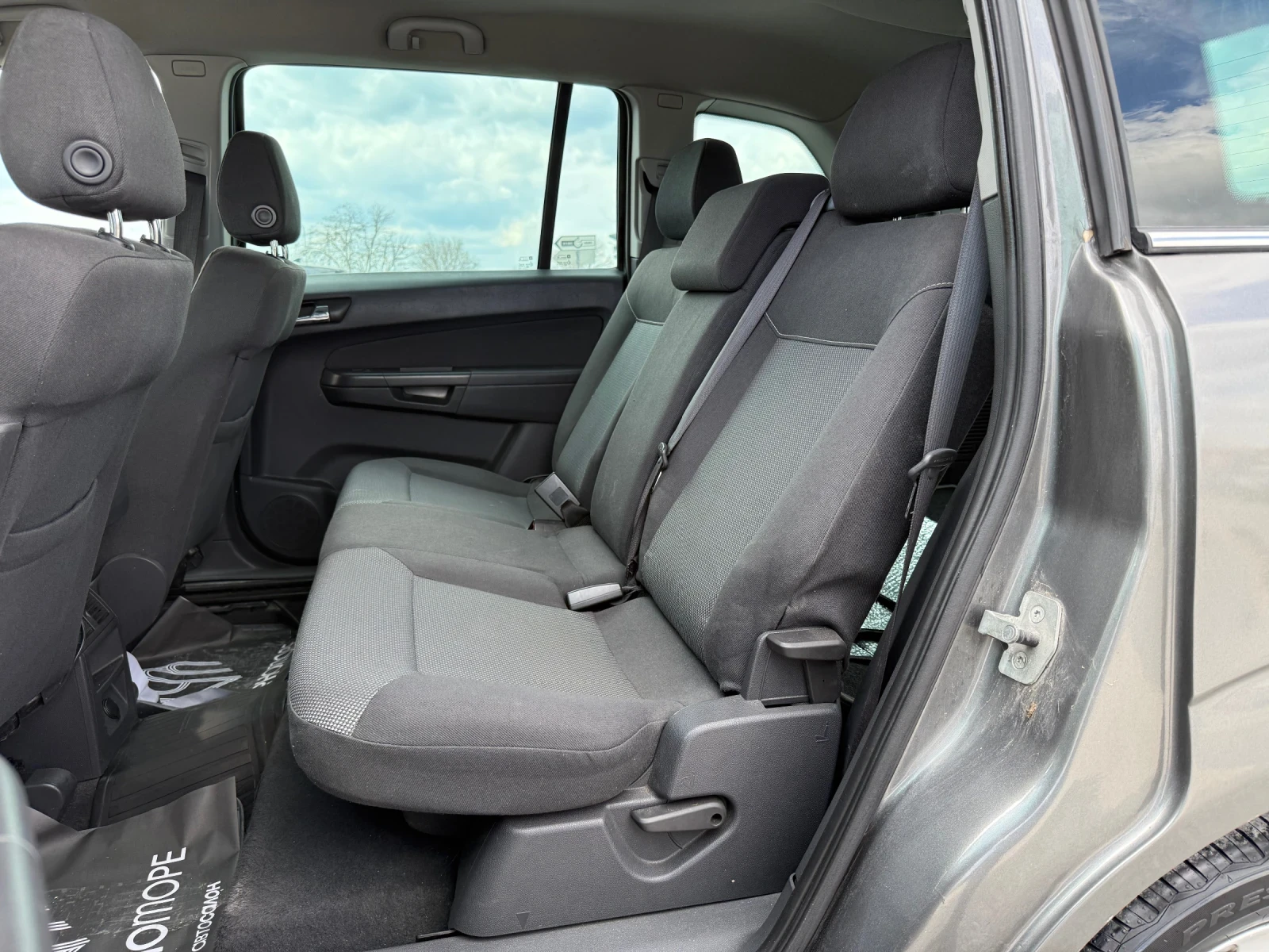 Opel Zafira 1.6 TURBO Edition , снимка 9 - Автомобили и джипове - 49259616