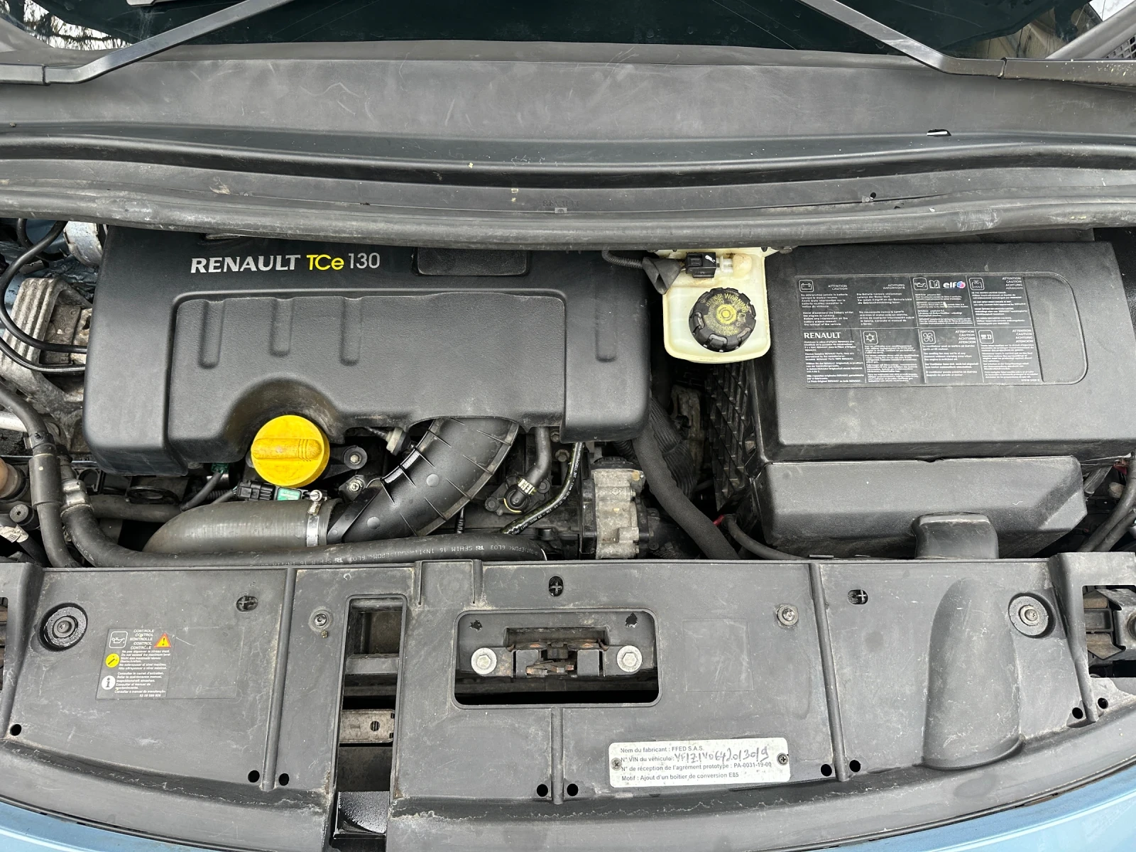 Renault Scenic 1.4TCE, снимка 17 - Автомобили и джипове - 54486001