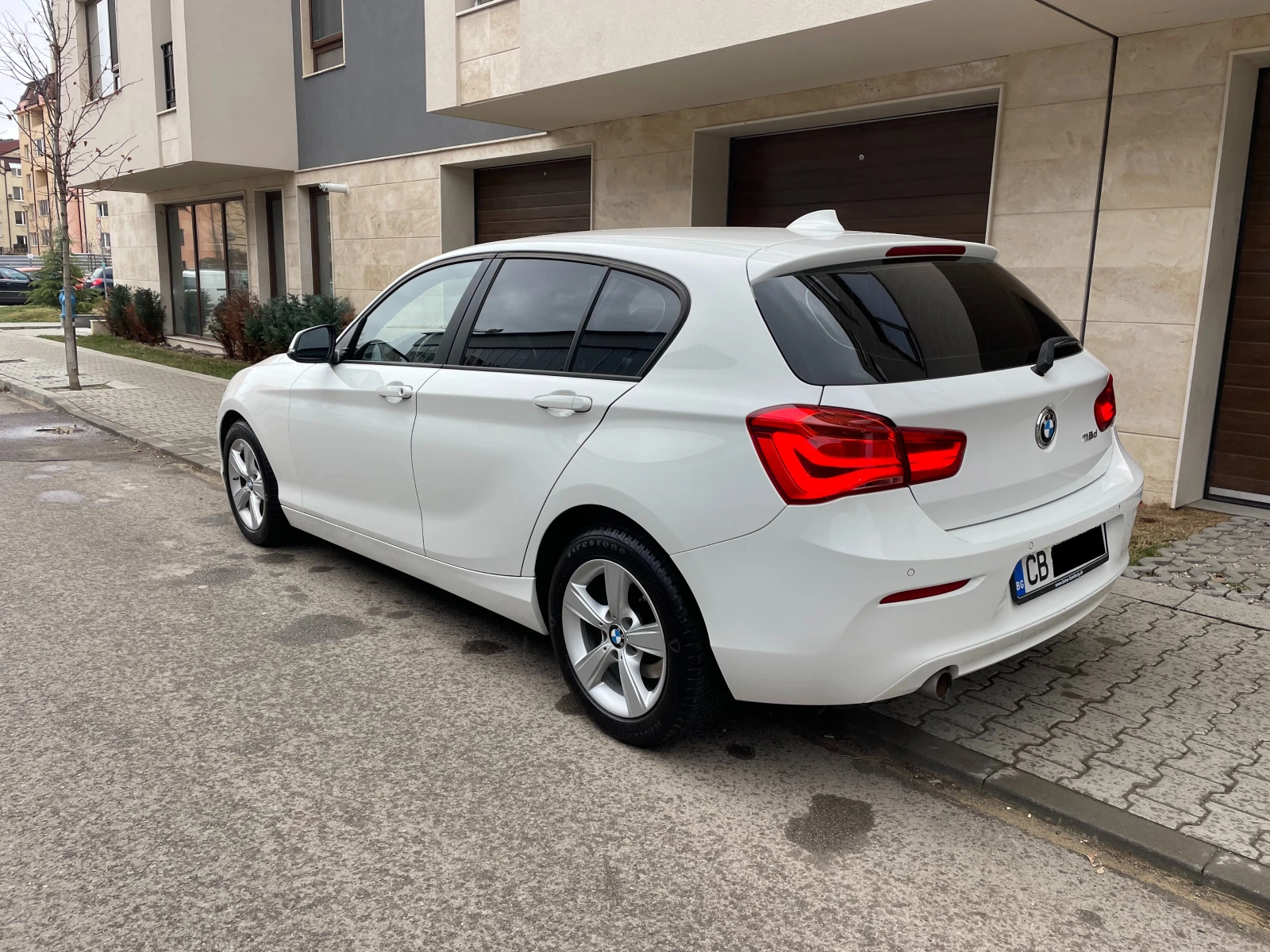 BMW 118 d Facelift, снимка 4 - Автомобили и джипове - 54646977