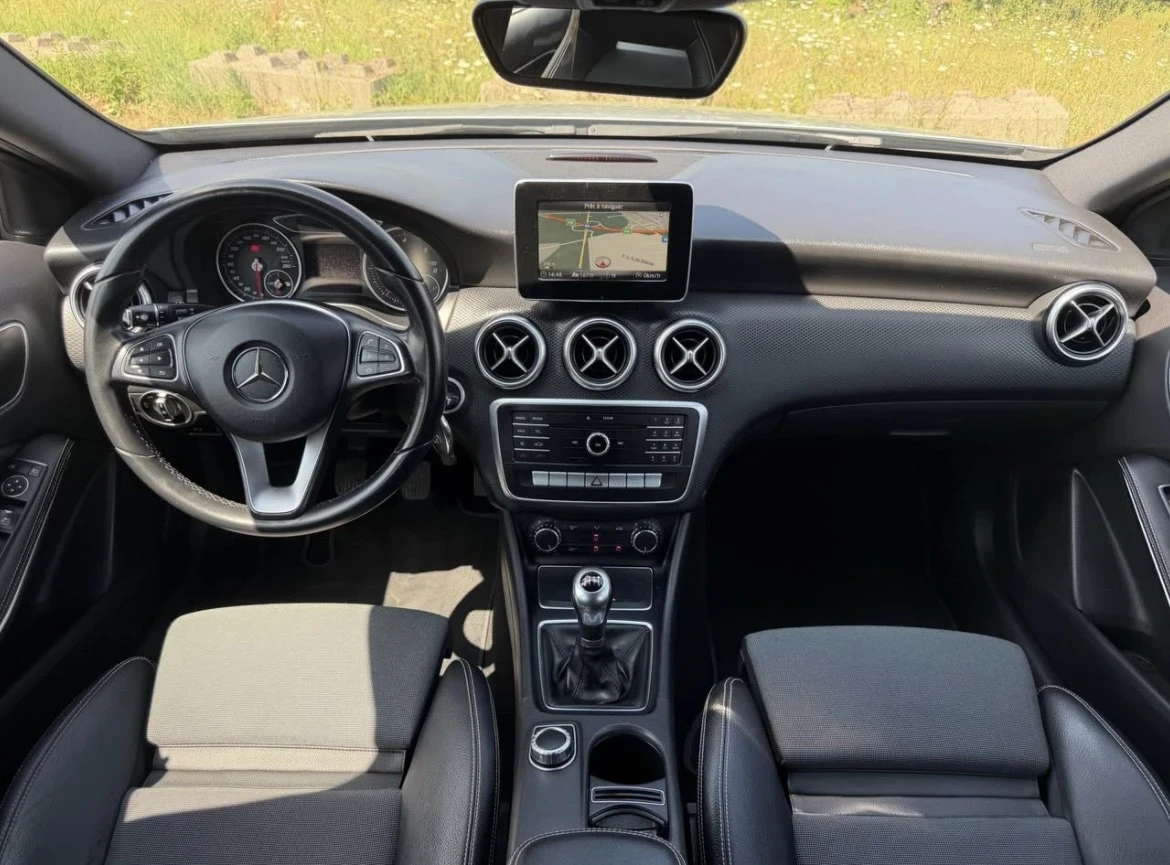 Mercedes-Benz A 180 ? Mercedes-Benz A-Class 180 d (2017)   AMG Line, снимка 8 - Автомобили и джипове - 55586980