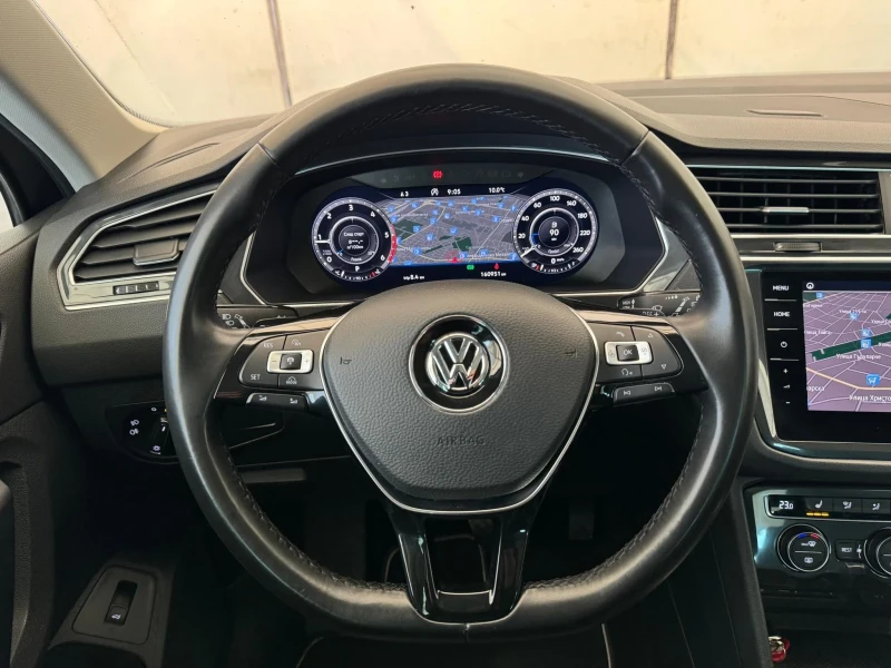 VW Tiguan Обслужен, снимка 9 - Автомобили и джипове - 47655618