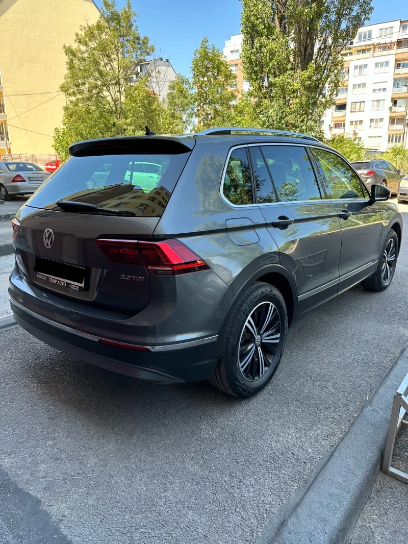 VW Tiguan Обслужен, снимка 6 - Автомобили и джипове - 47655618