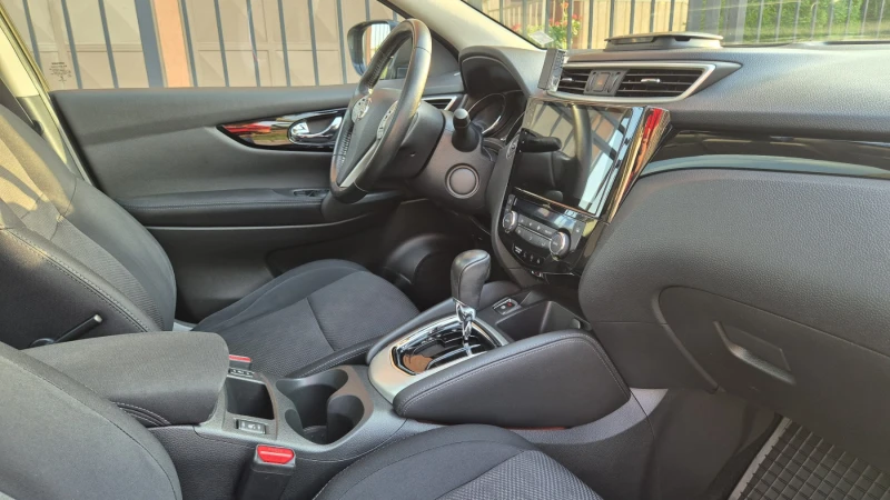 Nissan Qashqai J11, снимка 10 - Автомобили и джипове - 52636845