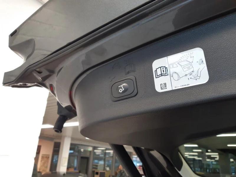 Ford Kuga  Vignale AWD 4x4 Automatic Full Extras, снимка 9 - Автомобили и джипове - 53479034