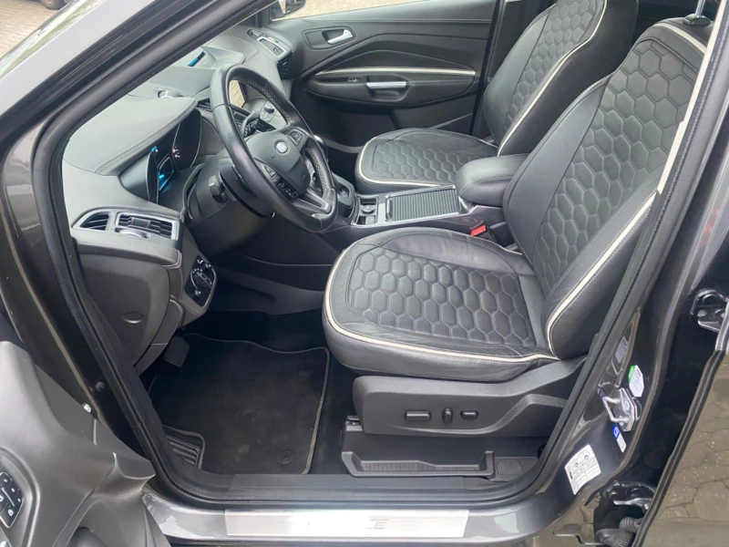 Ford Kuga  Vignale AWD 4x4 Automatic Full Extras, снимка 5 - Автомобили и джипове - 53479034