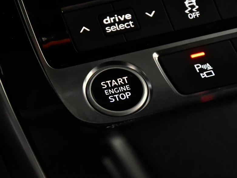 Audi Q7 S-Line l Quattro l Progressive l Pano Roof l AWD, снимка 15 - Автомобили и джипове - 53455800