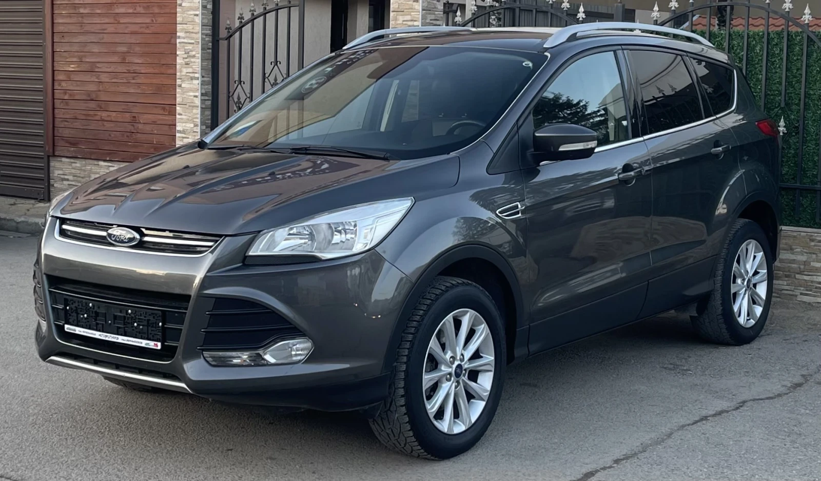 Ford Kuga 2.0 TDCI 4X4 TITANIUM EURO 6B Напълно обслужен, снимка 1