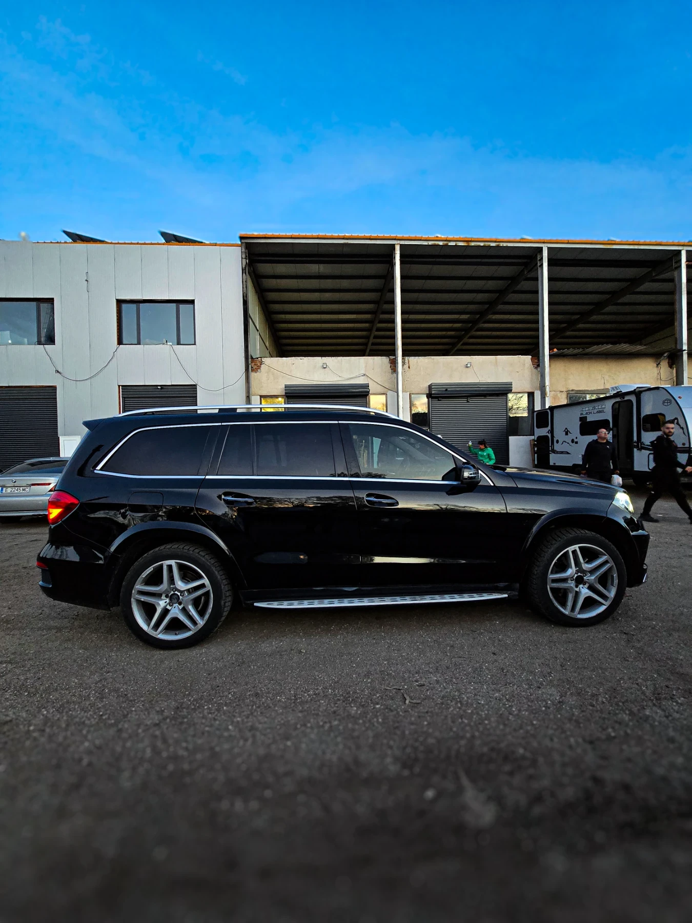 Mercedes-Benz GLS 350 GL 350d / 4MATIC / FULL EXTRAS - изображение 3