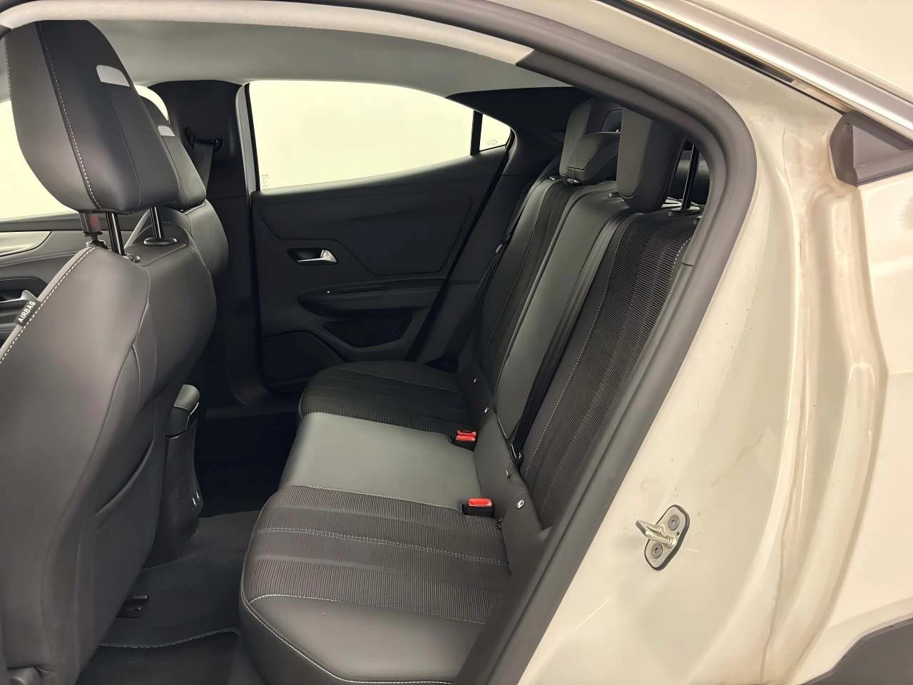 Opel Mokka E-Elegance 50KWh 77000км.TUV-Германия, снимка 13 - Автомобили и джипове - 54193300