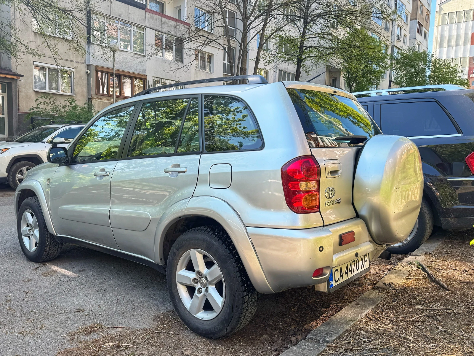 Toyota Rav4 2.0 D4D 4x4, снимка 4 - Автомобили и джипове - 54316553