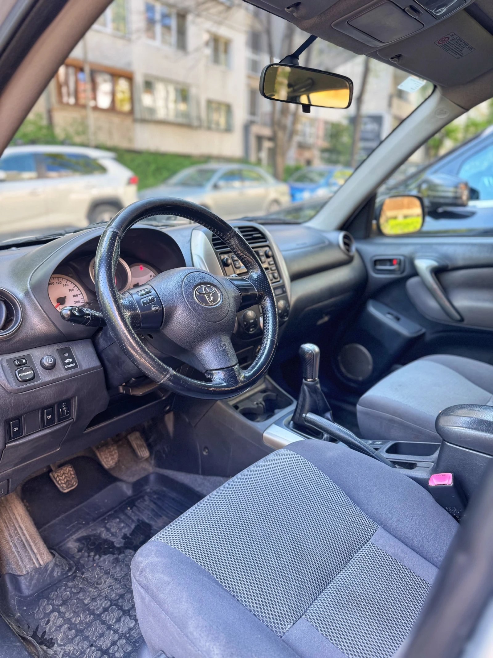 Toyota Rav4 2.0 D4D 4x4, снимка 5 - Автомобили и джипове - 54316553