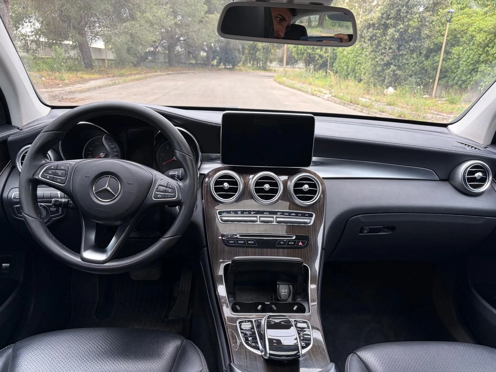 Mercedes-Benz GLC 250 D 4matic Coupe, снимка 16 - Автомобили и джипове - 54448211