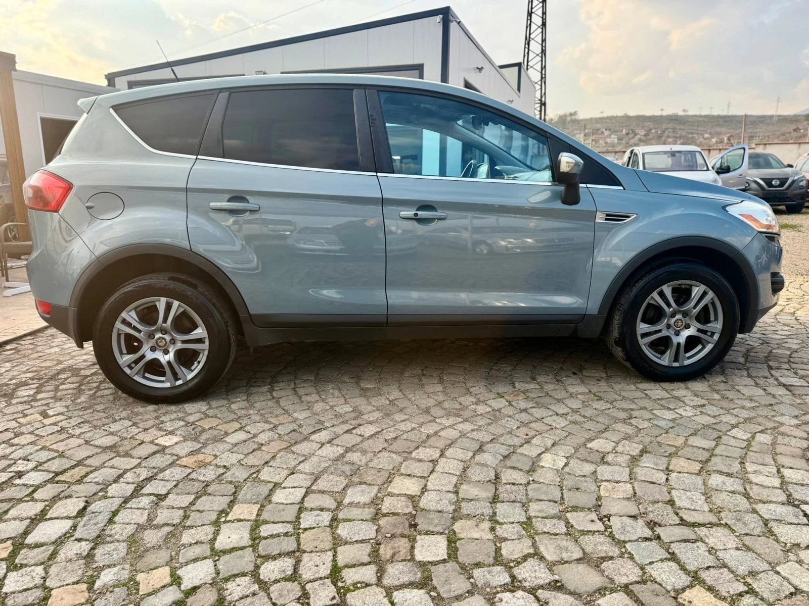 Ford Kuga 2.5 АВТОМАТИК 4х4, снимка 6 - Автомобили и джипове - 54998838