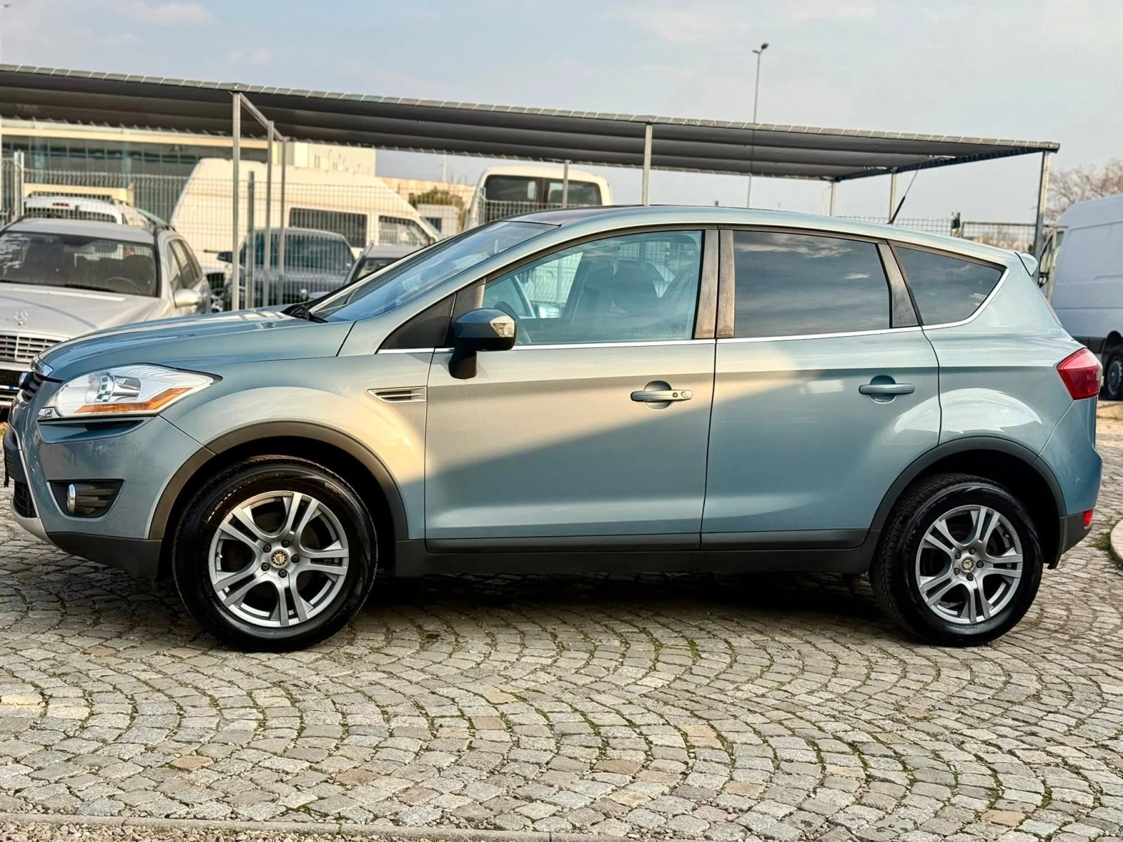Ford Kuga 2.5 АВТОМАТИК 4х4, снимка 2 - Автомобили и джипове - 54998838