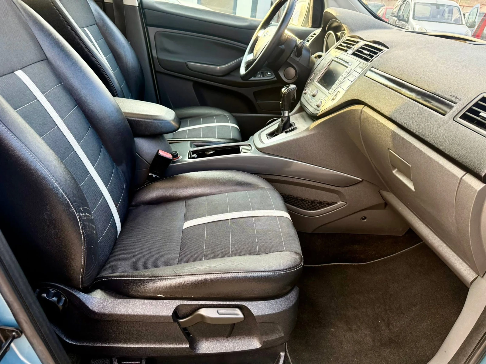 Ford Kuga 2.5 АВТОМАТИК 4х4, снимка 12 - Автомобили и джипове - 54998838