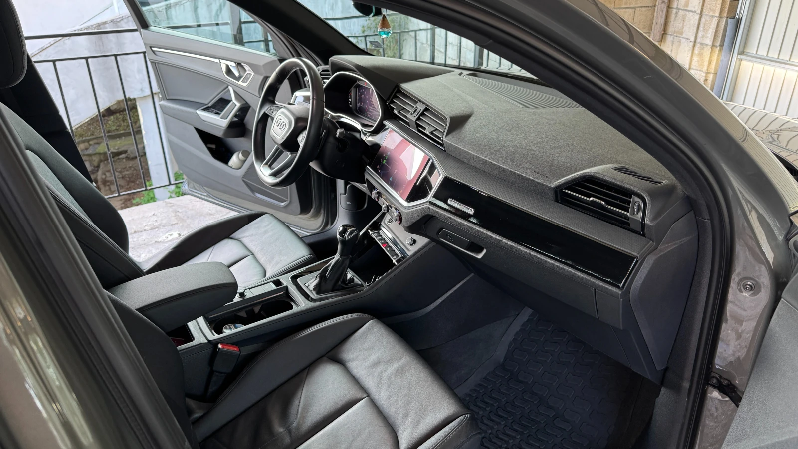 Audi Q3 Audi Q3 2021 45 TFSI QUATTRO S-Line Black Optic, снимка 11 - Автомобили и джипове - 55729956