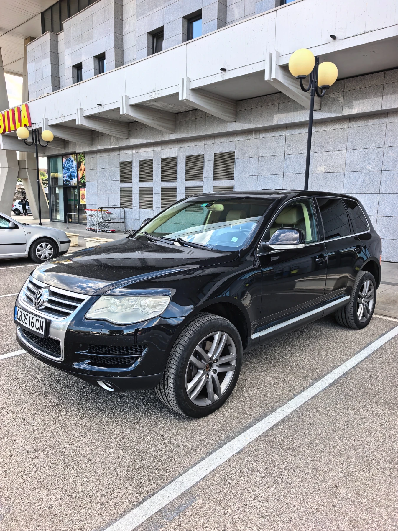 VW Touareg, снимка 3 - Автомобили и джипове - 56257172