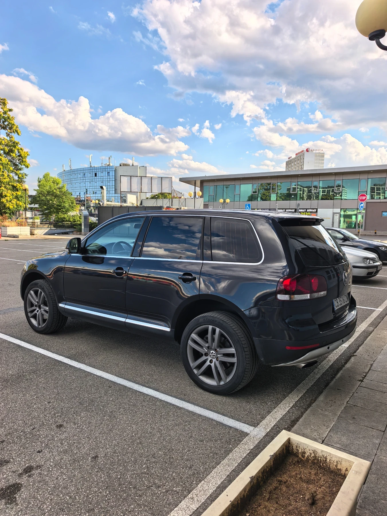 VW Touareg, снимка 5 - Автомобили и джипове - 56257172