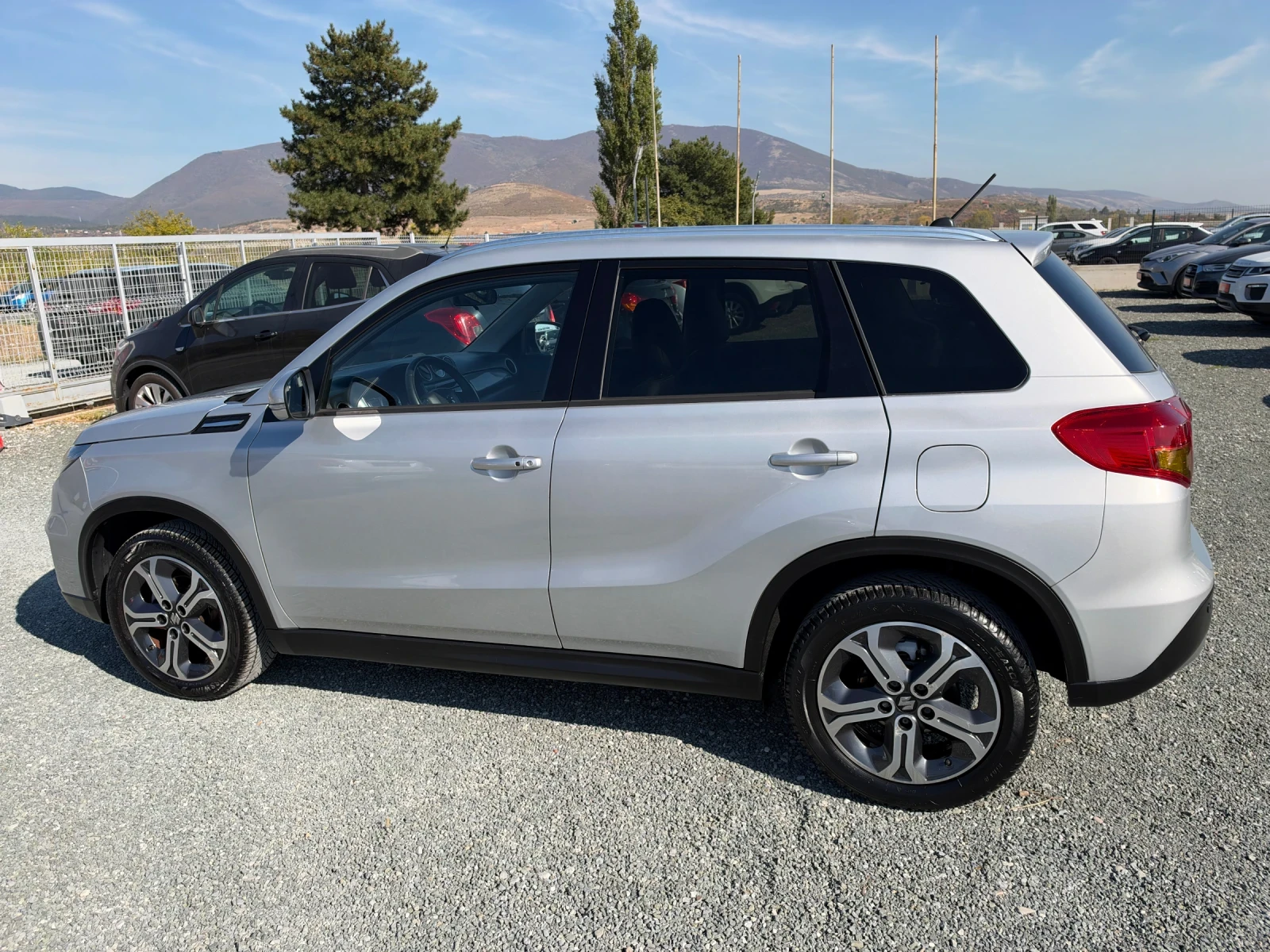 Suzuki Vitara (KATO НОВА)^(4x4), снимка 9 - Автомобили и джипове - 56573370
