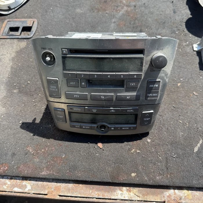 Мултимедия радио и CD плеър за Toyota Avensis 86120-05081