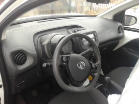 Toyota Aygo 1.0i, снимка 4 - Автомобили и джипове - 39870297