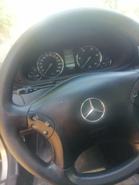     Mercedes-Benz 220