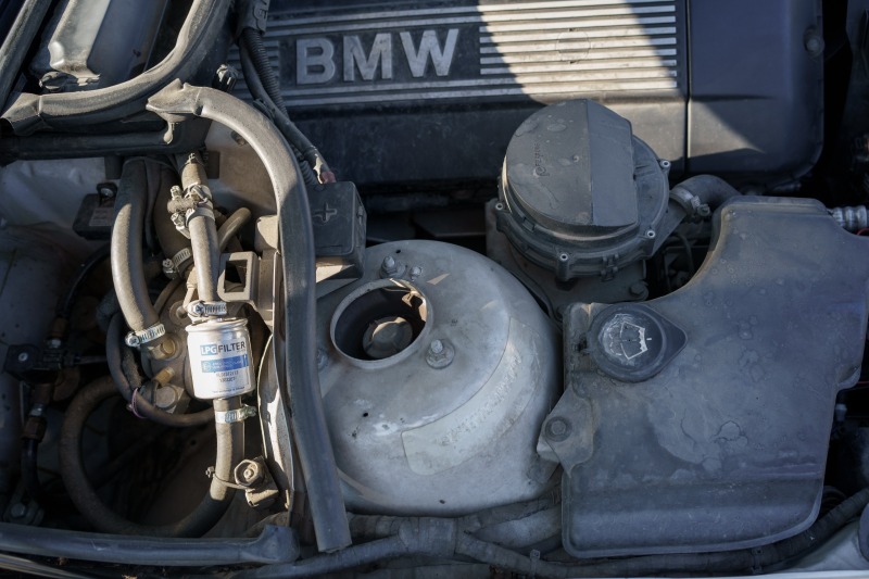 BMW 320 E46, снимка 15 - Автомобили и джипове - 46239900