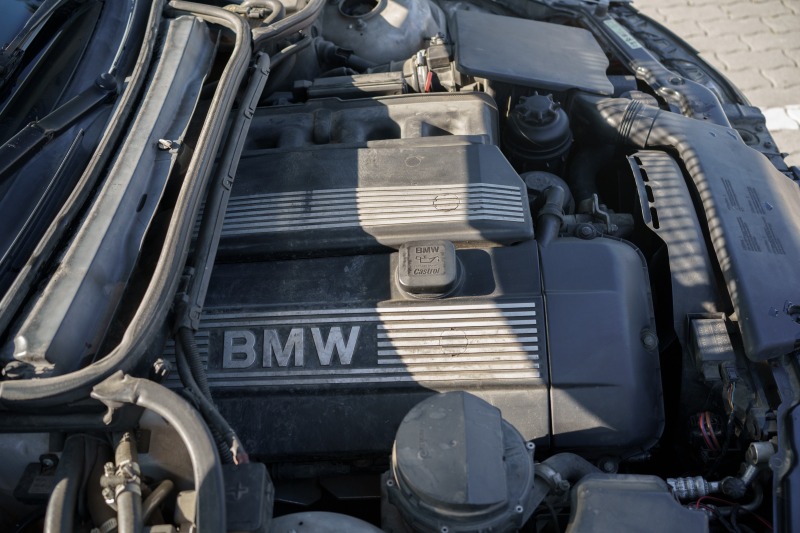 BMW 320 E46, снимка 16 - Автомобили и джипове - 46239900