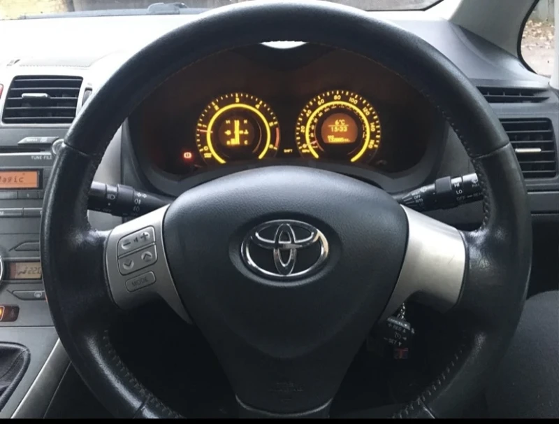 Toyota Auris, снимка 5 - Автомобили и джипове - 47428115