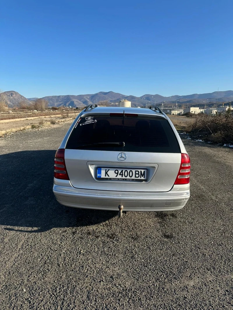 Mercedes-Benz C 220 2.2CDI, снимка 4 - Автомобили и джипове - 48840299