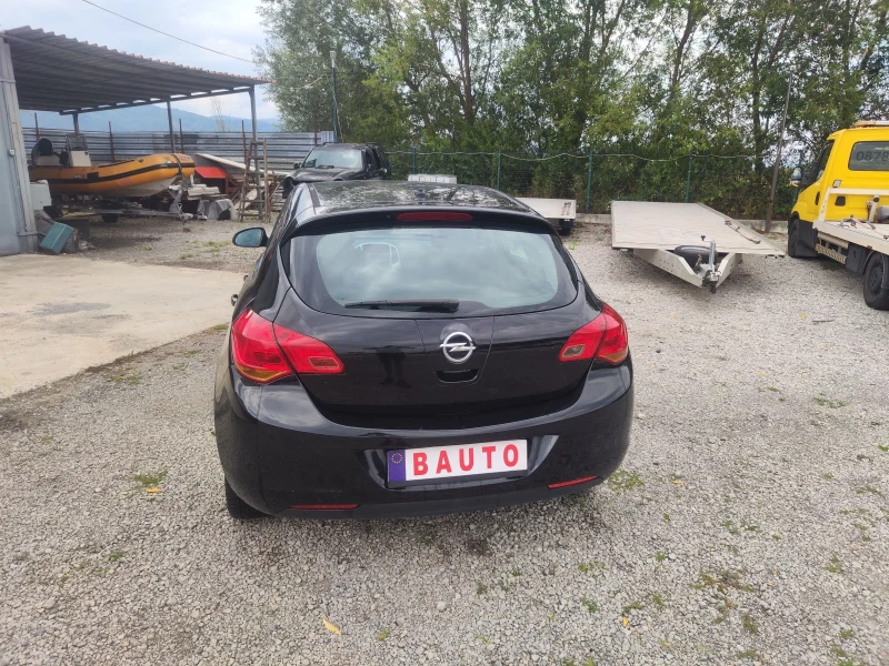 Opel Astra 1.7 CDTI , снимка 6 - Автомобили и джипове - 51457927
