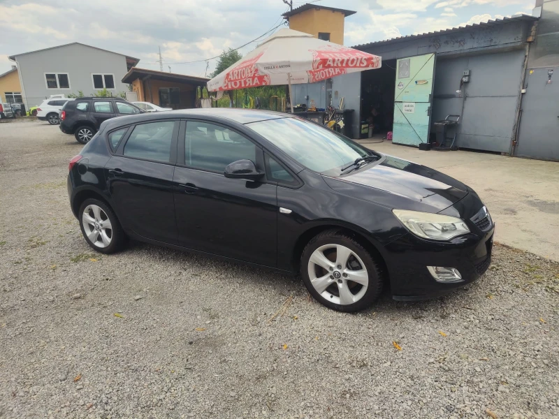 Opel Astra 1.7 CDTI , снимка 5 - Автомобили и джипове - 51457927