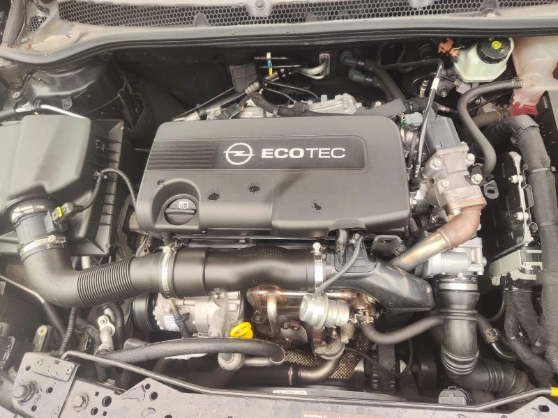 Opel Astra 1.7 CDTI , снимка 16 - Автомобили и джипове - 51457927