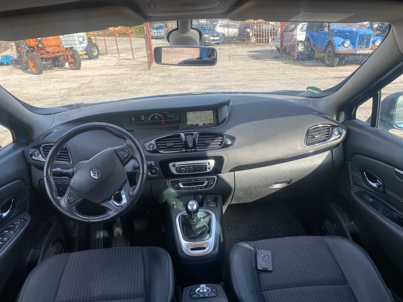 Renault Scenic 1.6DCI -7 места, снимка 8 - Автомобили и джипове - 52484435