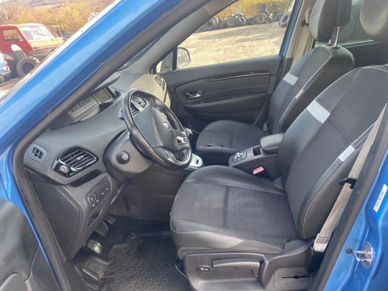 Renault Scenic 1.6DCI -7 места, снимка 9 - Автомобили и джипове - 52484435