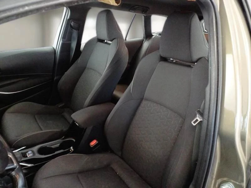 Toyota Corolla 1.8 Business - Хибрид , снимка 8 - Автомобили и джипове - 54843069