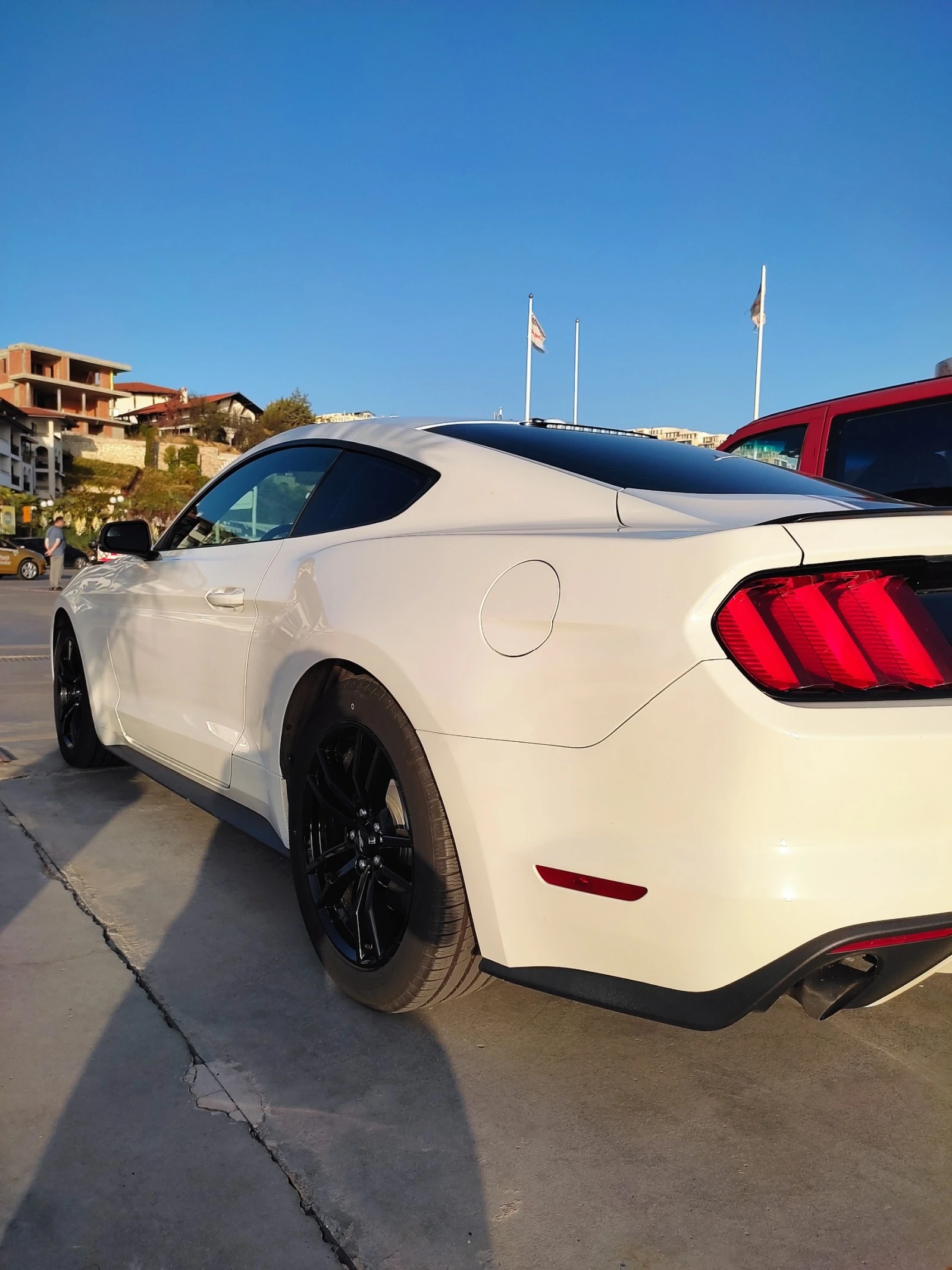 Ford Mustang 2.3l Ecoboost Premium - изображение 8