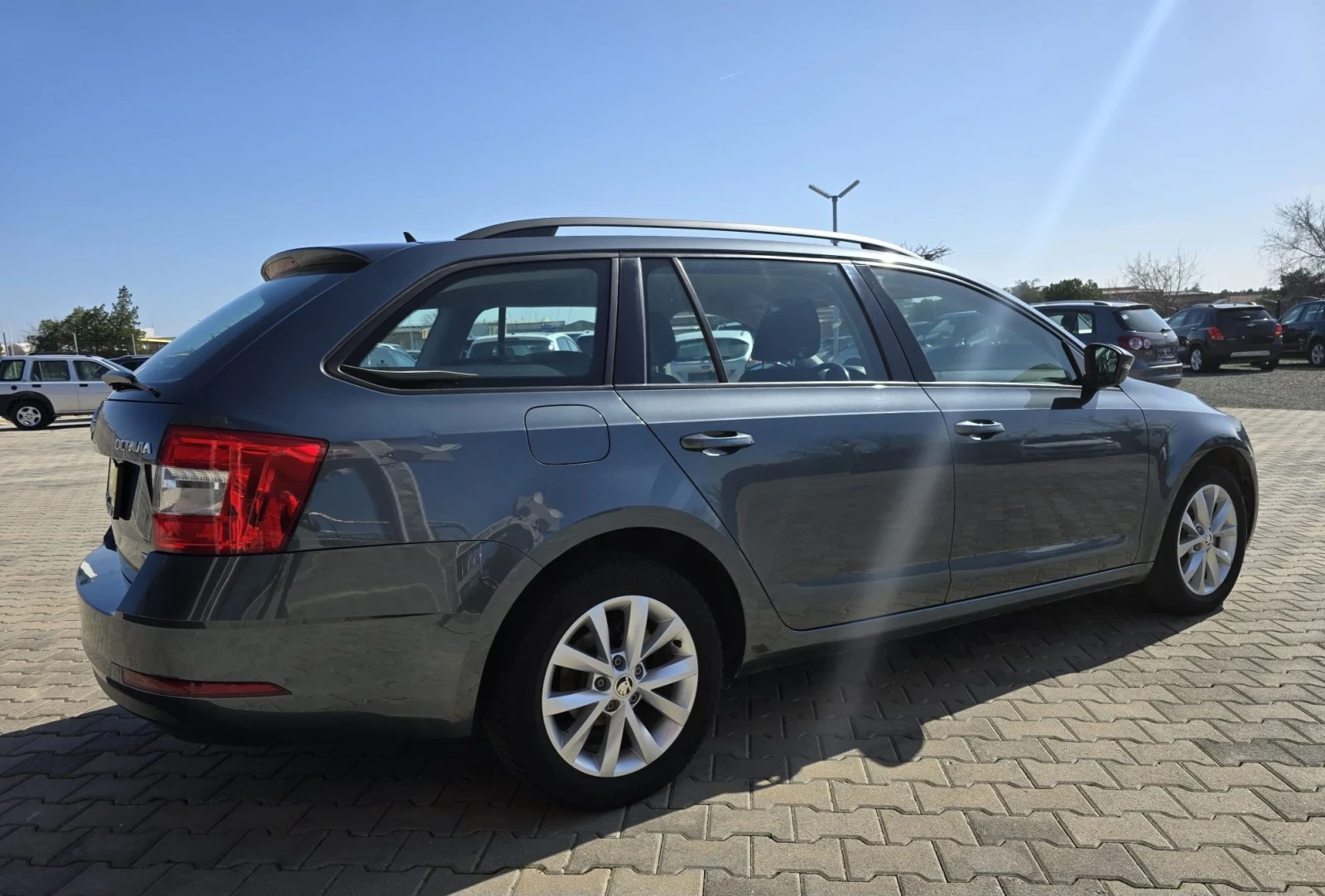 Skoda Octavia 1.5TGI, снимка 4 - Автомобили и джипове - 53892730