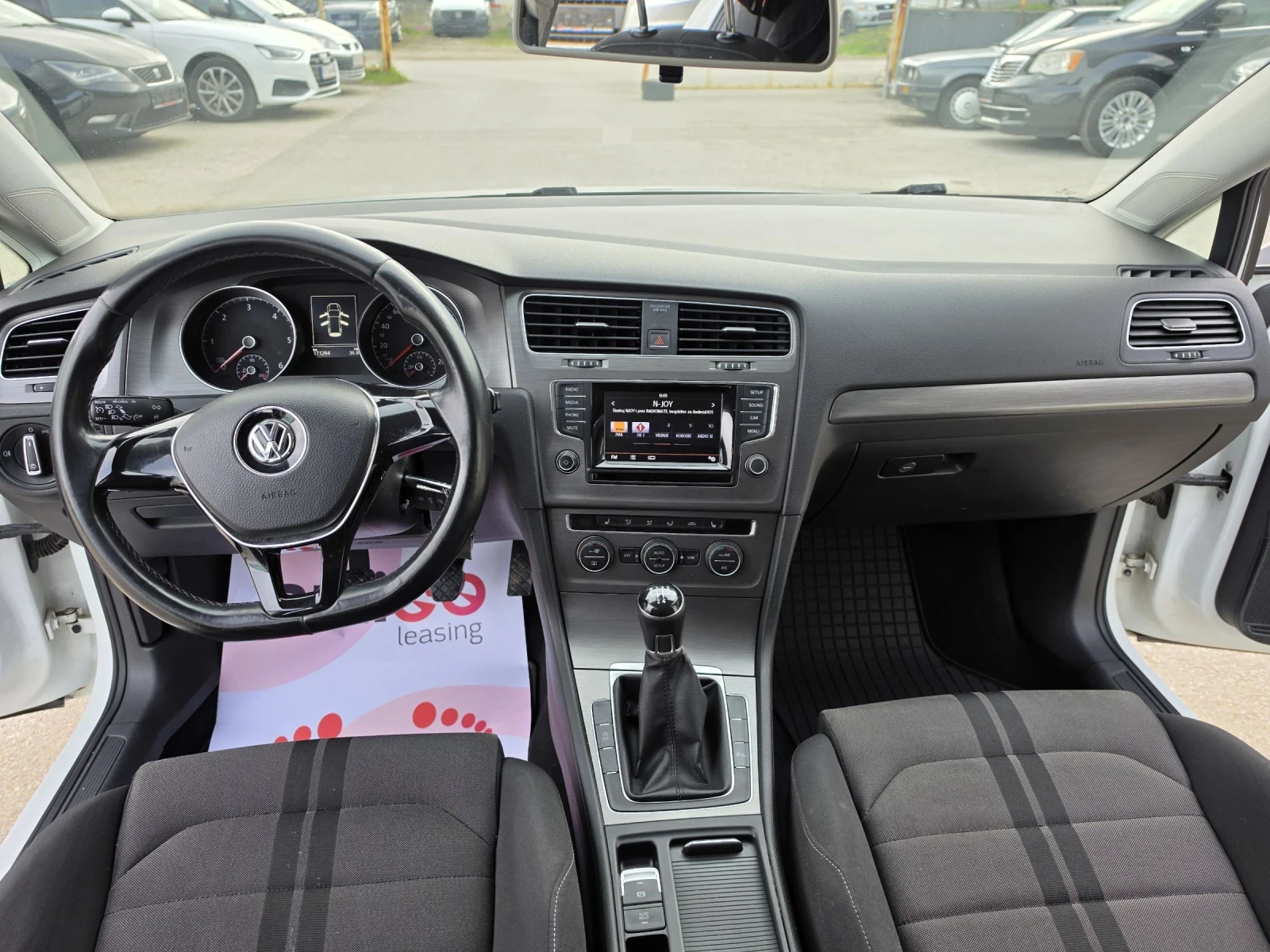 VW Golf 1.6TDI, снимка 11 - Автомобили и джипове - 54009756