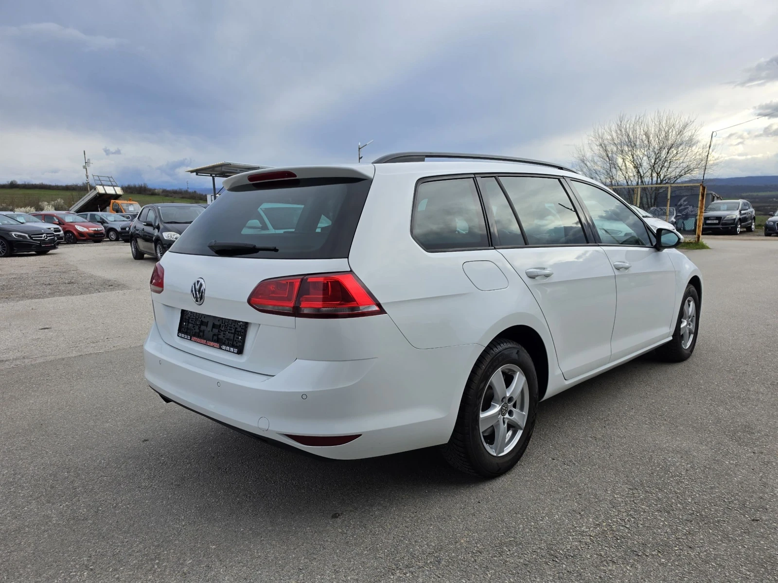 VW Golf 1.6TDI, снимка 6 - Автомобили и джипове - 54009756
