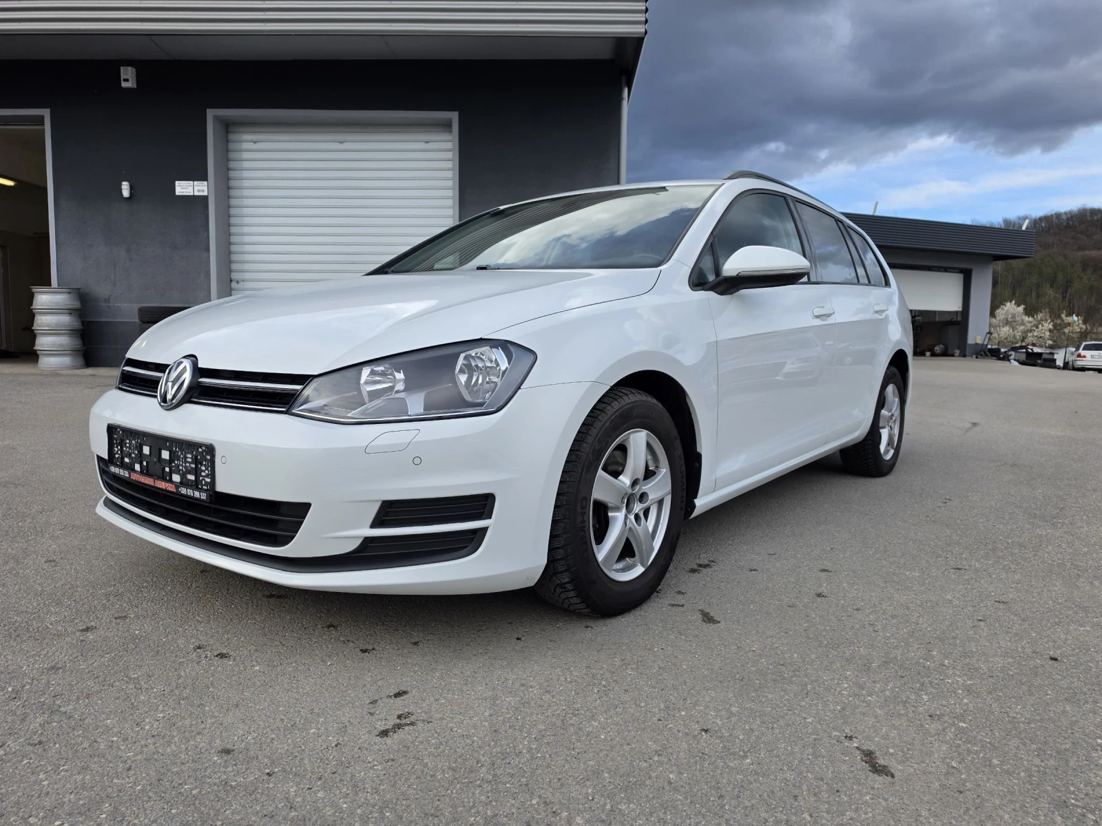 VW Golf 1.6TDI, снимка 2 - Автомобили и джипове - 54009756
