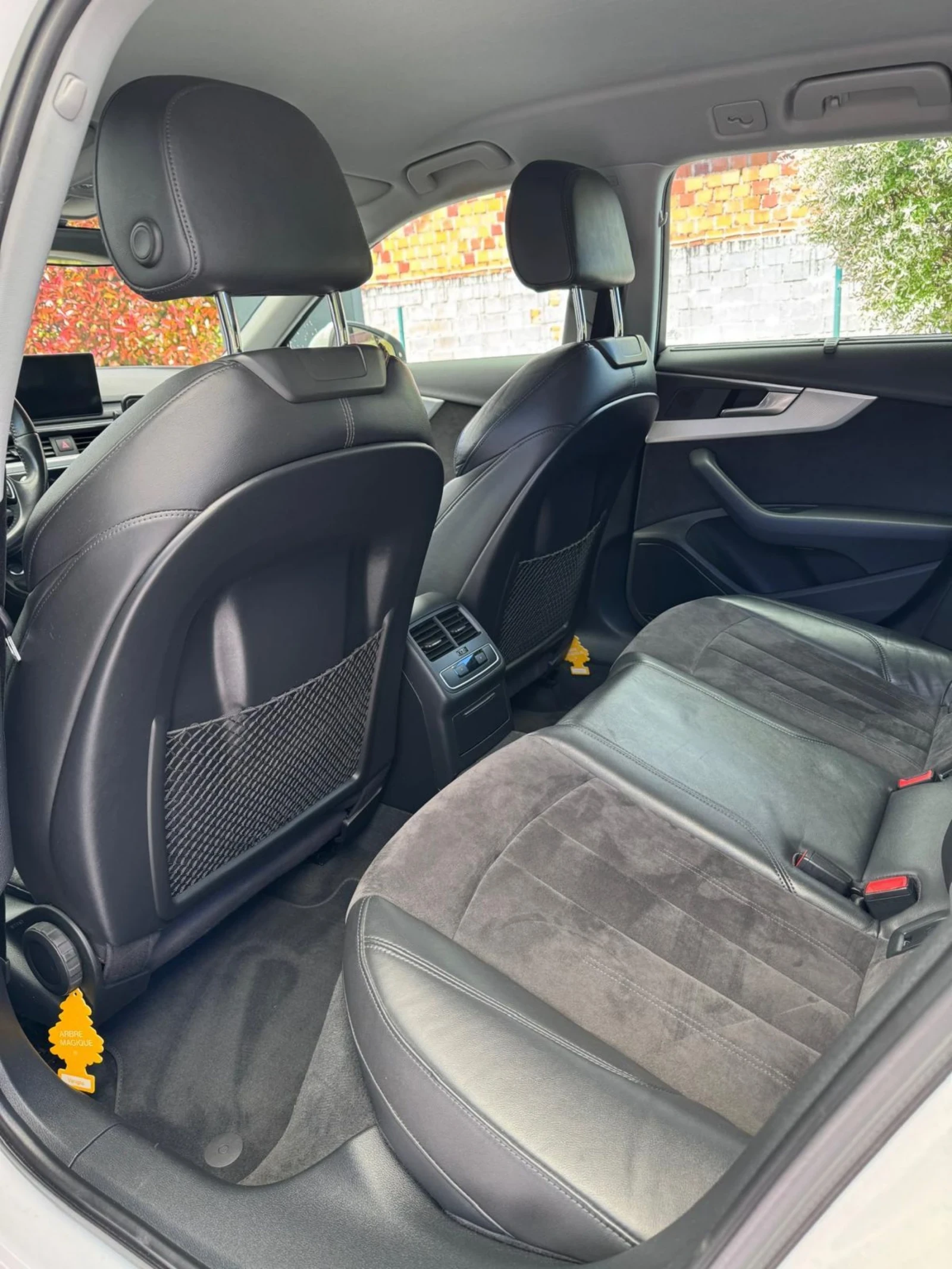 Audi A4 2.0Tdi 190 4x4 S-line Distronic, снимка 11 - Автомобили и джипове - 54890030