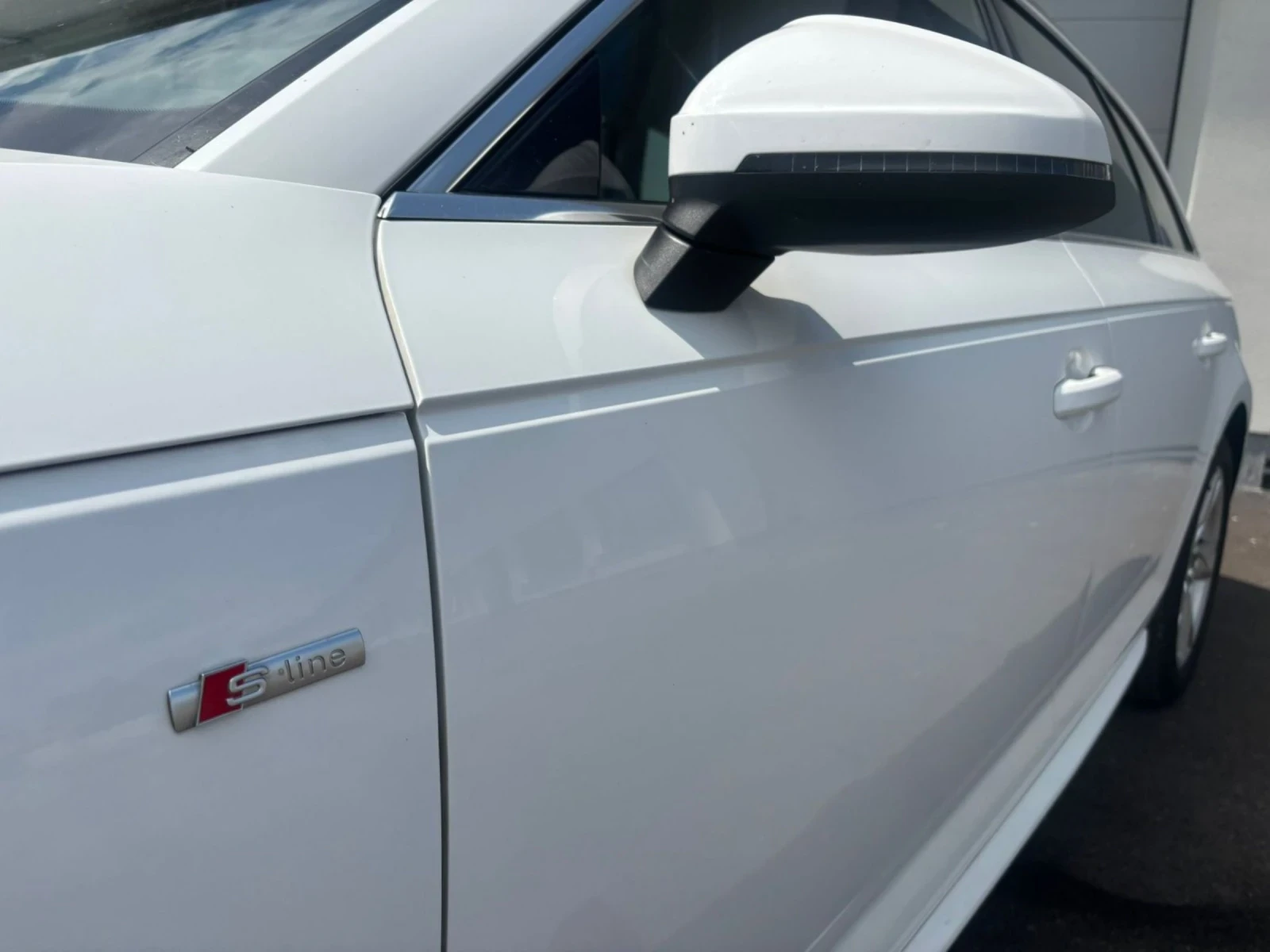 Audi A4 2.0Tdi 190 4x4 S-line Distronic, снимка 9 - Автомобили и джипове - 54890030