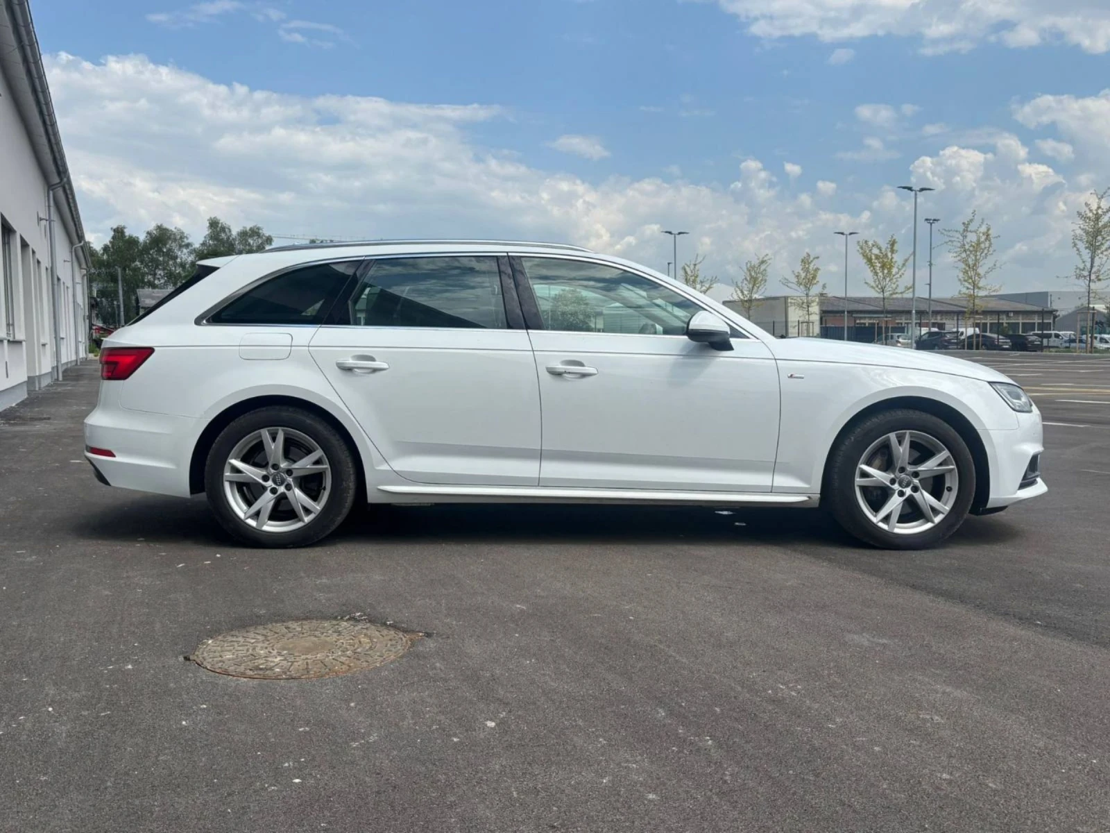 Audi A4 2.0Tdi 190 4x4 S-line Distronic, снимка 4 - Автомобили и джипове - 54890030
