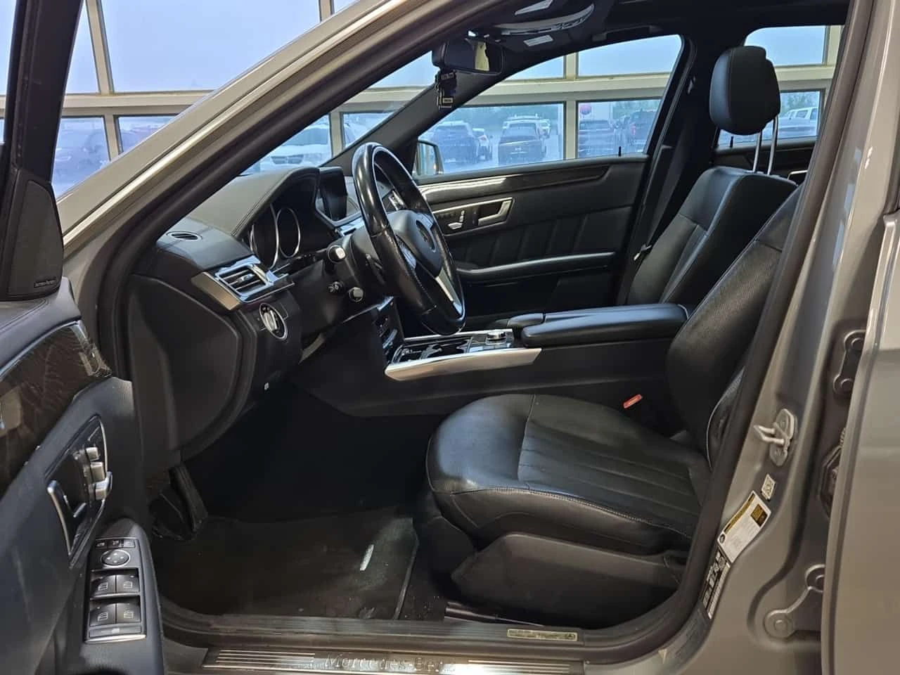 Mercedes-Benz E 500 * ПАНОРАМА* 360КАМЕРА* , снимка 7 - Автомобили и джипове - 55024654