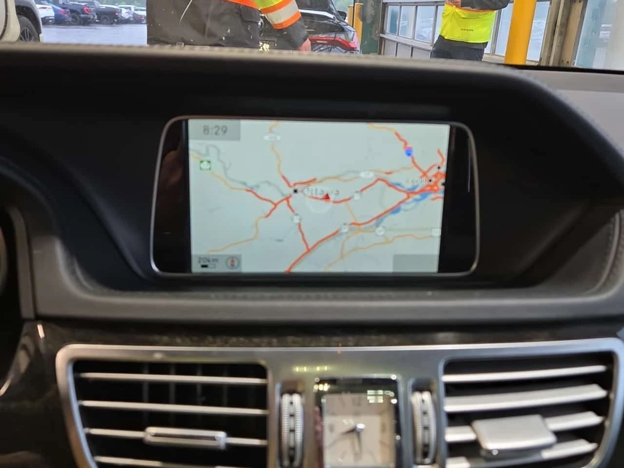 Mercedes-Benz E 500 * ПАНОРАМА* 360КАМЕРА* , снимка 11 - Автомобили и джипове - 55024654